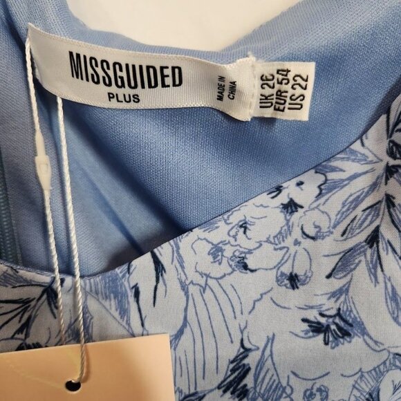MISSGUIDED PLUS‎ SIZE Floaty floral playsuit in Blue/White - Size US 22 - Picture 6 of 8